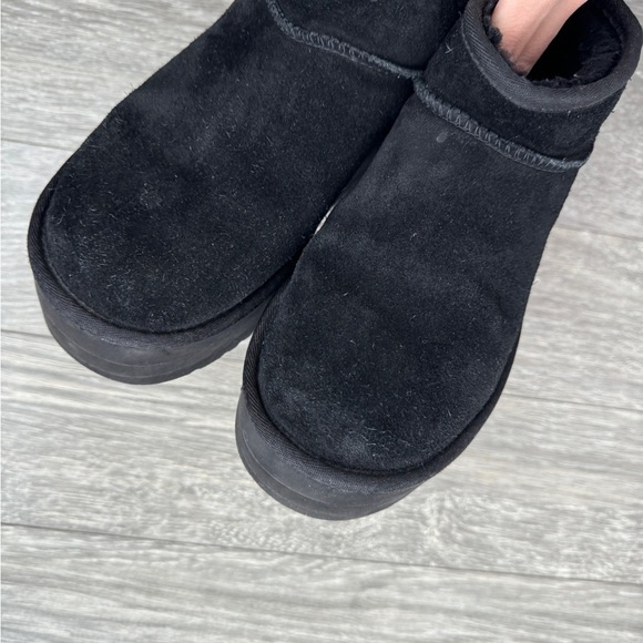 UGG Black Classic Ultra Mini Platform Boots 8 - Picture 13 of 13